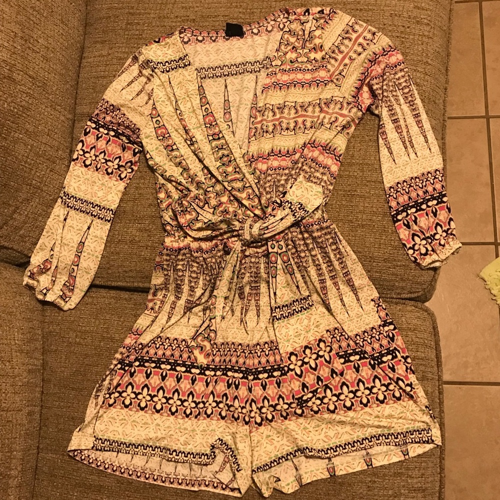 Romper with 3/4 sleeves - Picture 2 of 3
